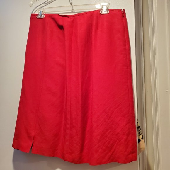 Red Suit - Picture 3 of 4